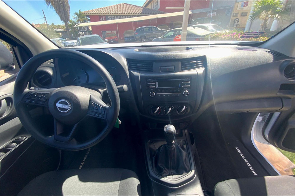 Nissan NP 300 FRONTIER Llantas 27