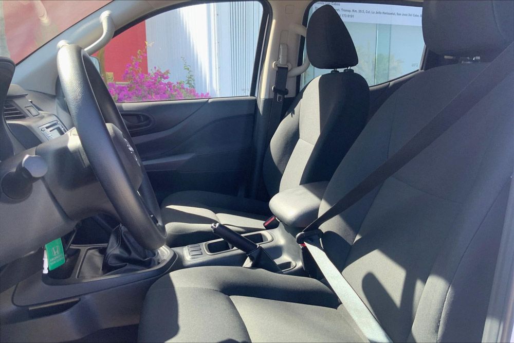 Nissan NP 300 FRONTIER Llantas 14