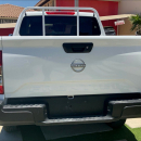 Nissan NP 300 FRONTIER Frente 11