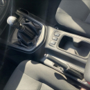 Nissan NP 300 FRONTIER Interior 21
