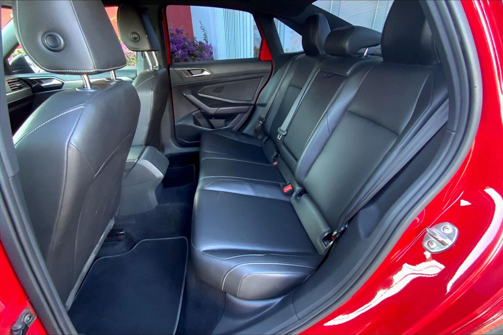 Volkswagen JETTA Lateral izquierdo 28