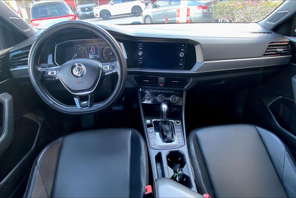 Volkswagen JETTA Atrás 18
