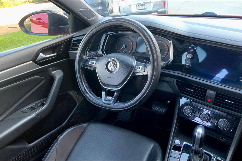Volkswagen JETTA Lateral izquierdo 20