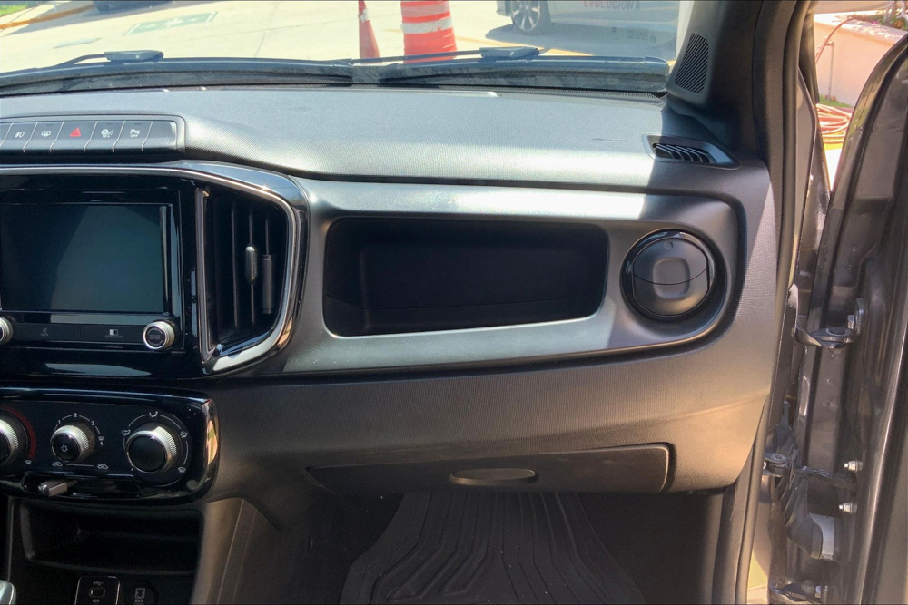 Ram 700 Interior 22