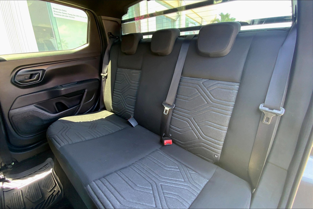Ram 700 Interior 27