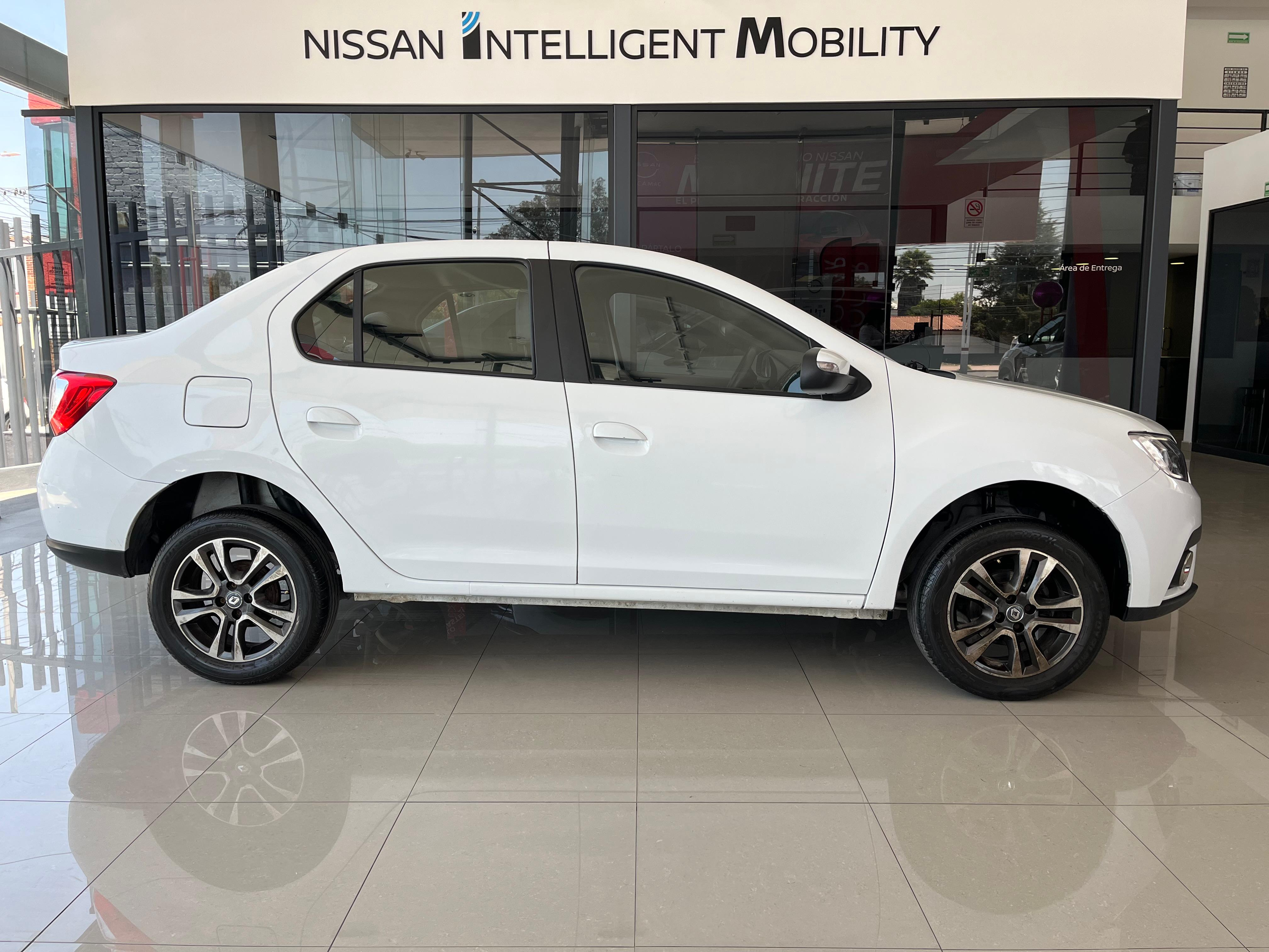 Renault Logan 4 pts. Intens, 1.6l, TM5, RA-16 (línea nueva) 2023