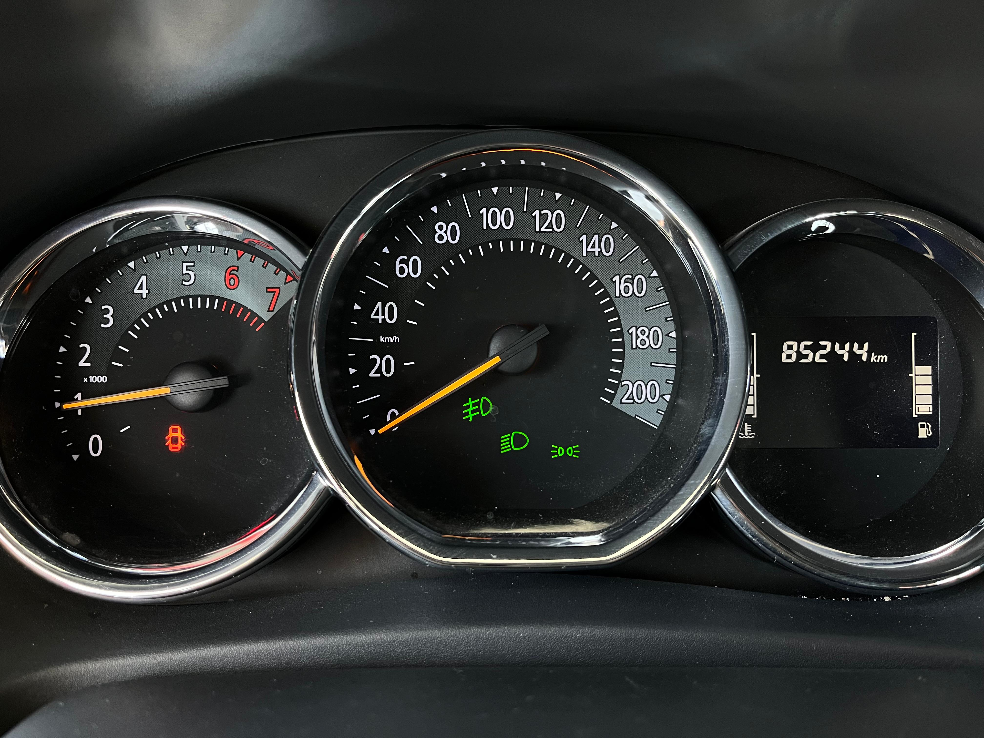 Renault Logan 4 pts. Intens, 1.6l, TM5, RA-16 (línea nueva) 2023