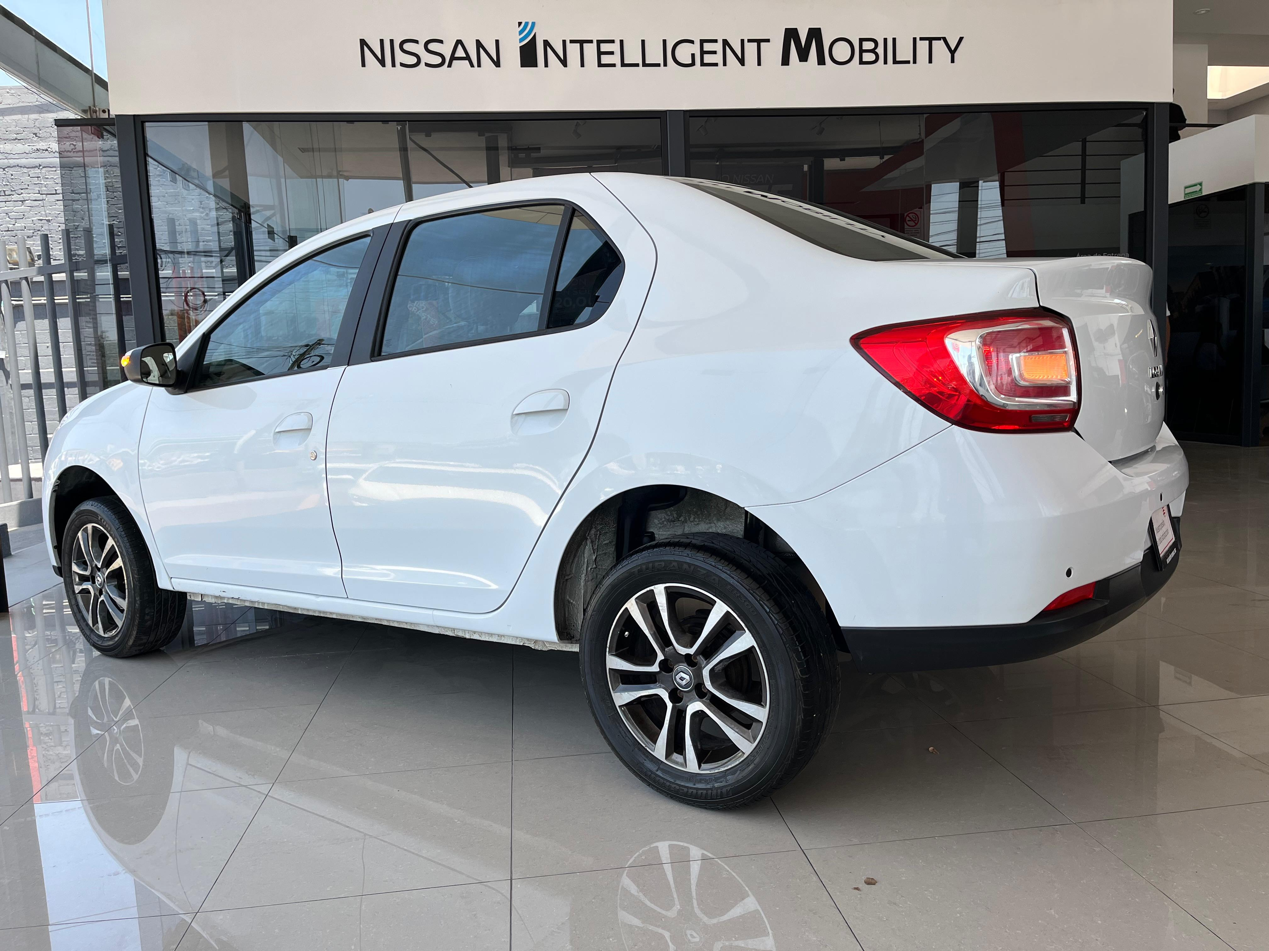 Renault Logan 4 pts. Intens, 1.6l, TM5, RA-16 (línea nueva) 2023