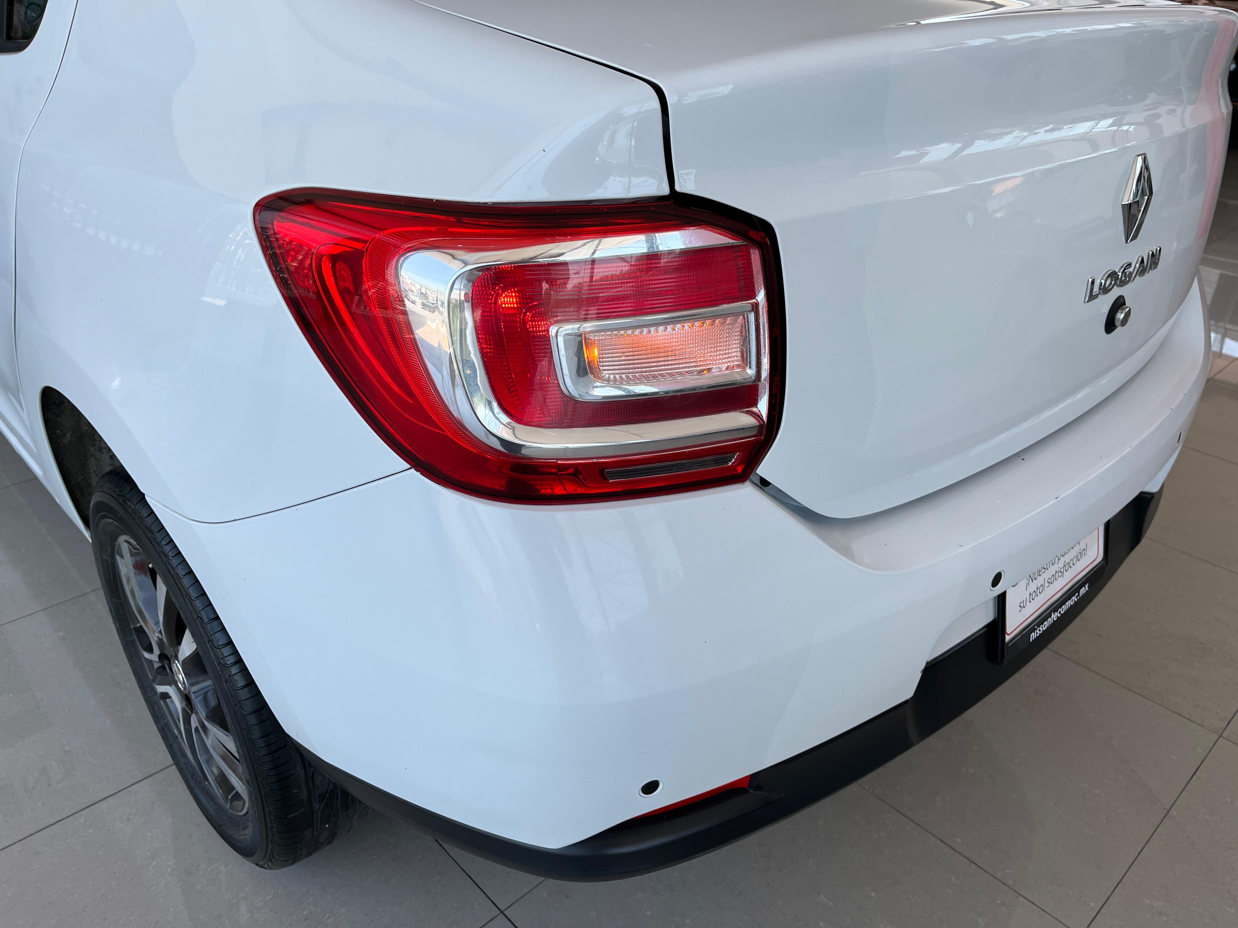 Renault Logan 4 pts. Intens, 1.6l, TM5, RA-16 (línea nueva) 2023