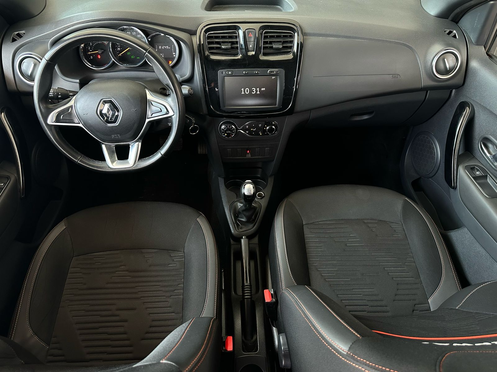 Renault Sandero y Stepway 5 pts. HB Stepway Intens, 1.6l, TM5, a/ac. Aut., VE, GPS, RA-16 2023