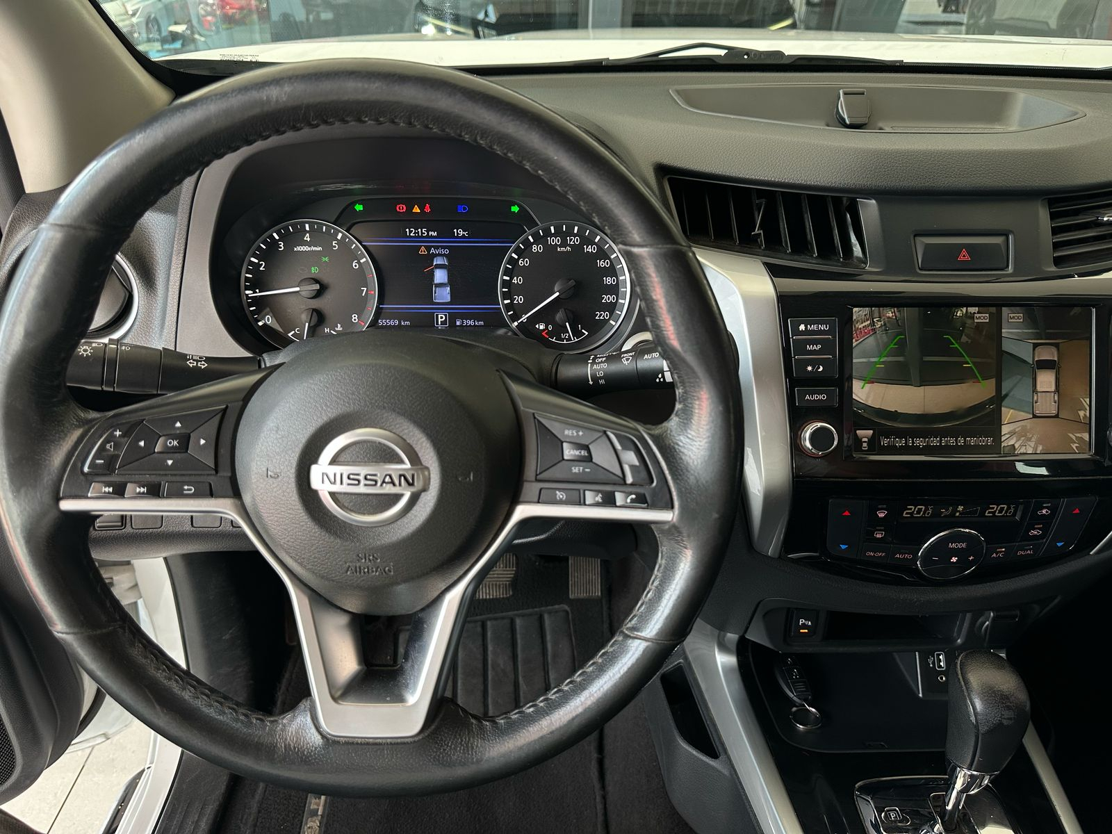 Nissan Comerciales Frontier y NP 300 Frontier Pick-Up 4 pts. Frontier LE, Doble Cab., L4, 2.5l, TM6, a/ac., VE, estribos, RA-17 (cambio de línea) 2021