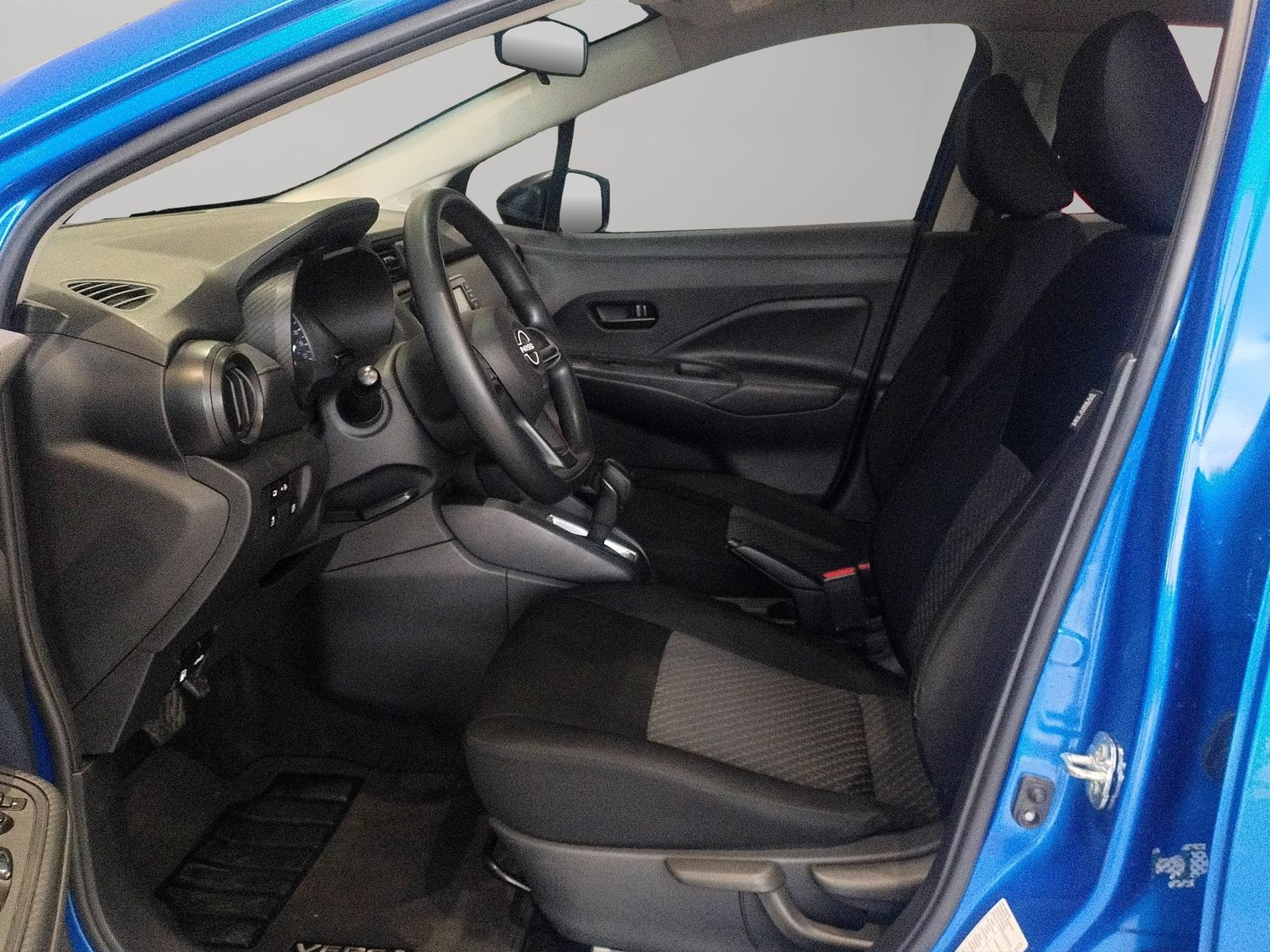 Nissan Versa 4 pts. Sense, CVT, a/ac.,R-15 2024