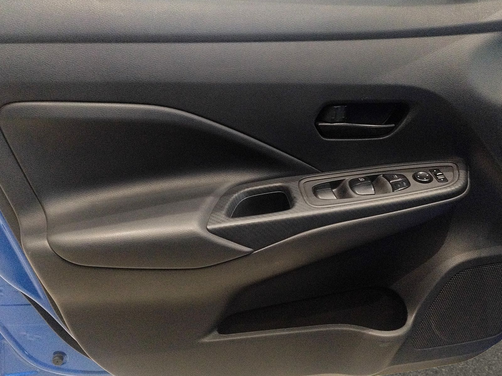 Nissan Versa 4 pts. Sense, CVT, a/ac.,R-15 2024