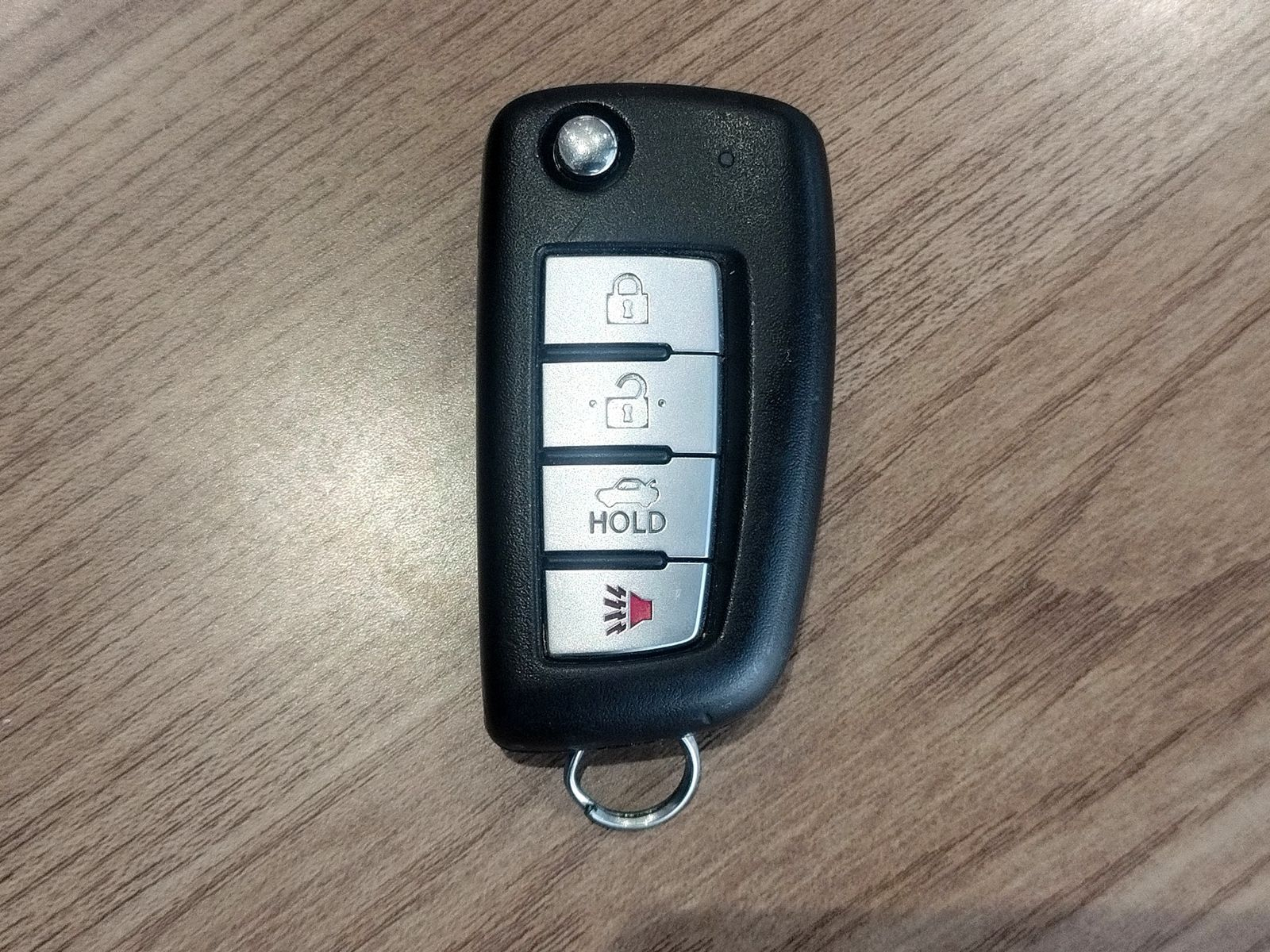 Nissan Versa 4 pts. Sense, CVT, a/ac.,R-15 2024