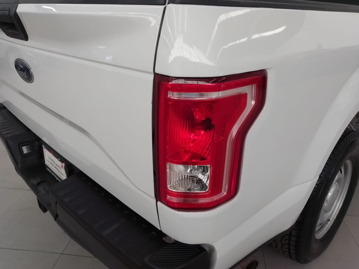Ford Comerciales F150 Lateral derecho 11