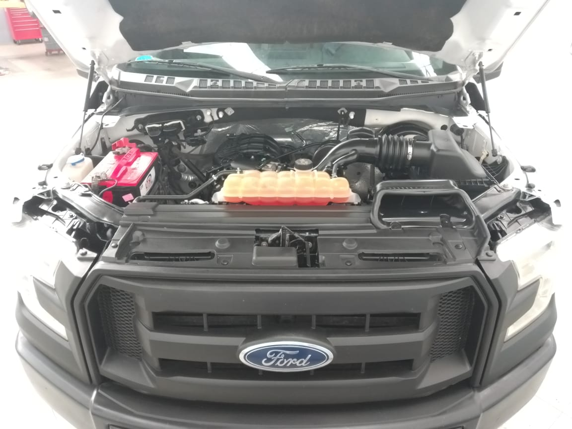 Ford Comerciales F150 Lateral derecho 22
