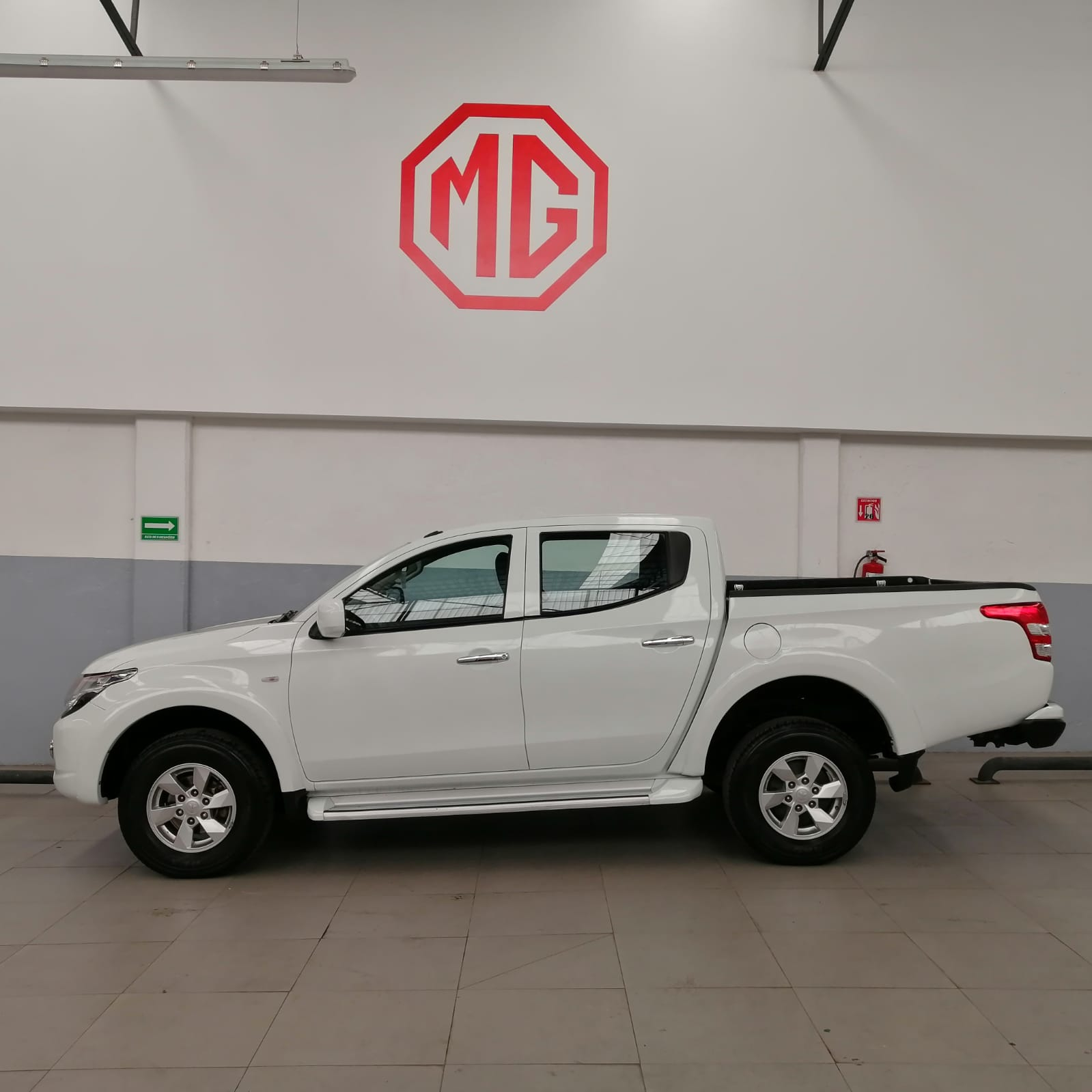 Mitsubishi Comerciales L200 Frente 4