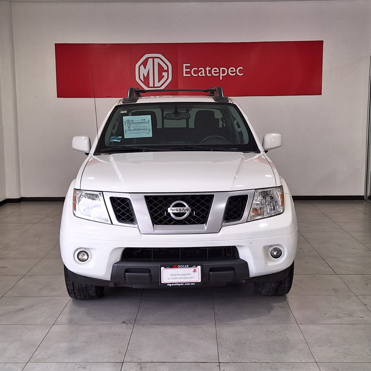 Nissan NP 300 Frontier Frente 2