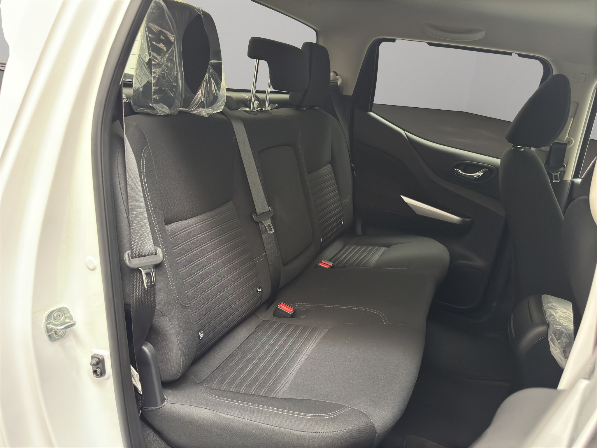 Nissan Comerciales Frontier y NP 300 Frontier Pick-Up Asientos 8
