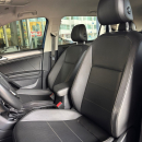 VOLKSWAGEN TIGUAN Interior 5