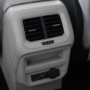VOLKSWAGEN TIGUAN Interior 16