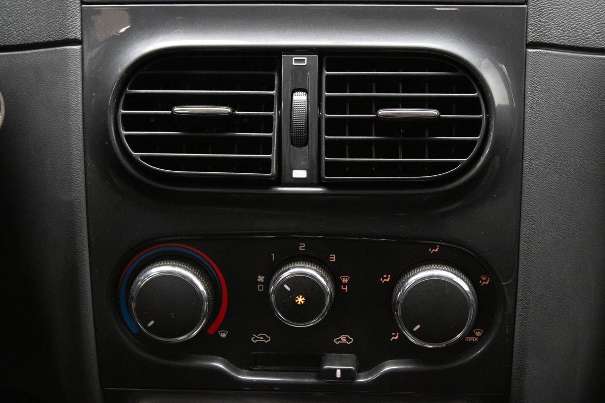 FIAT PALIO Lateral izquierdo 20
