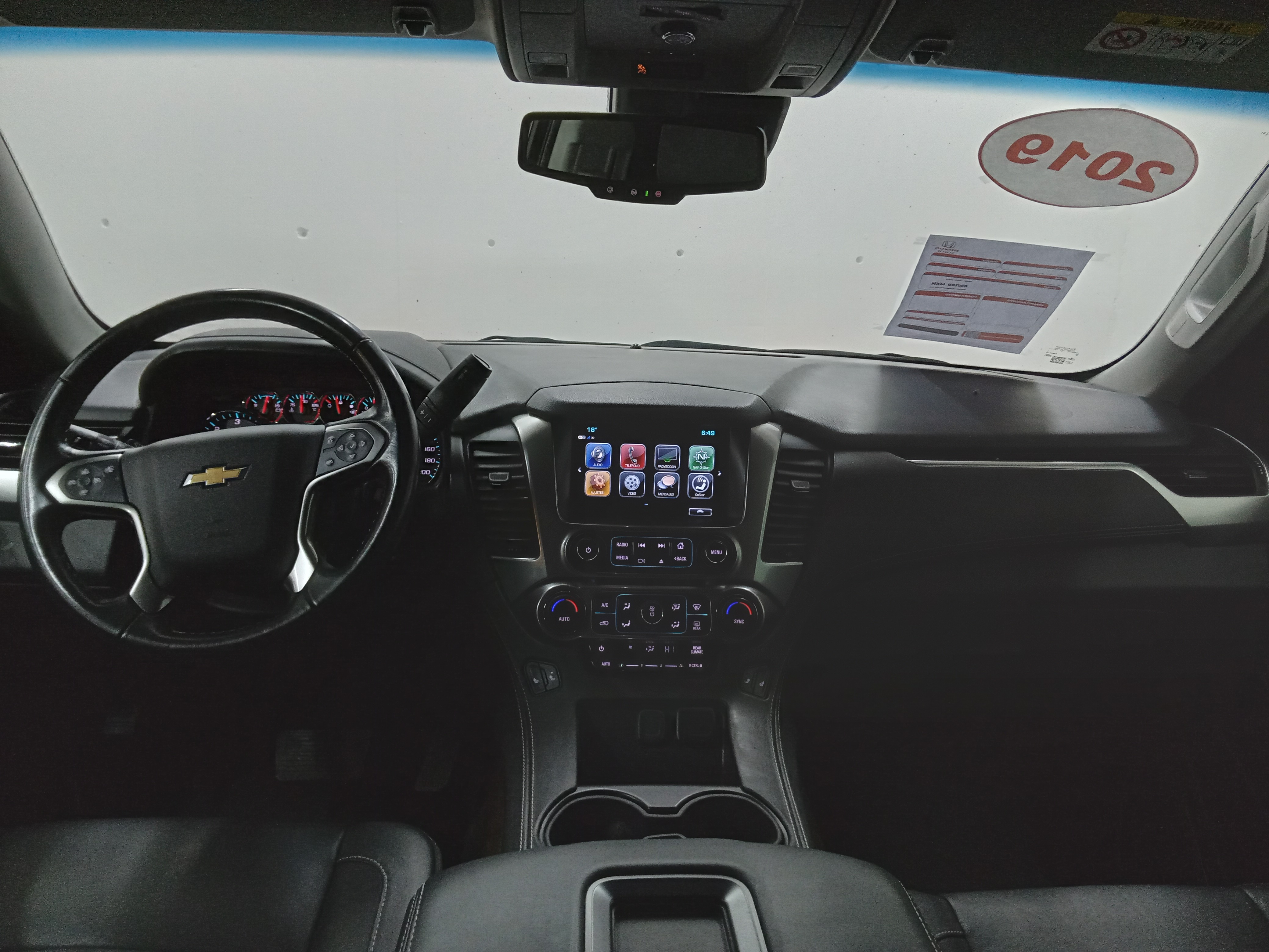 Chevrolet Suburban Interior 10