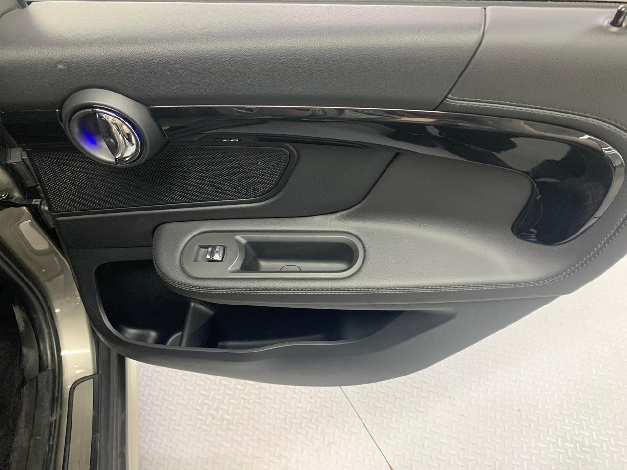 MINI Cooper Countryman Lateral derecho 20