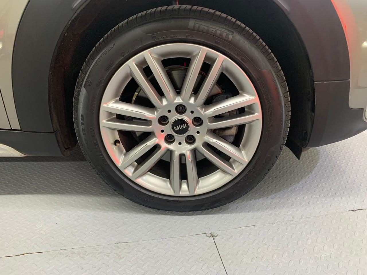 MINI Cooper Countryman Lateral izquierdo 9