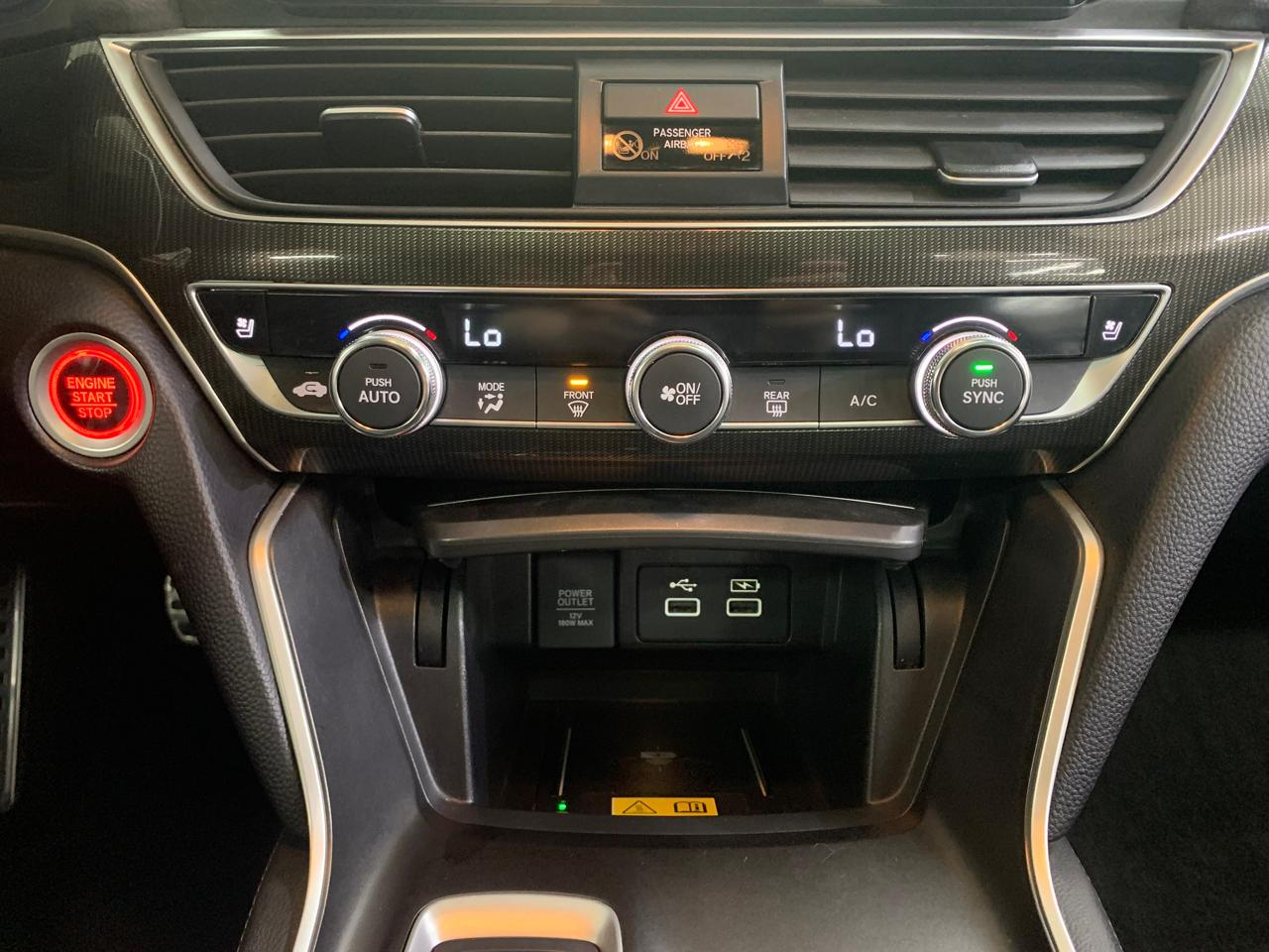Honda ACCORD SEDAN Interior 18