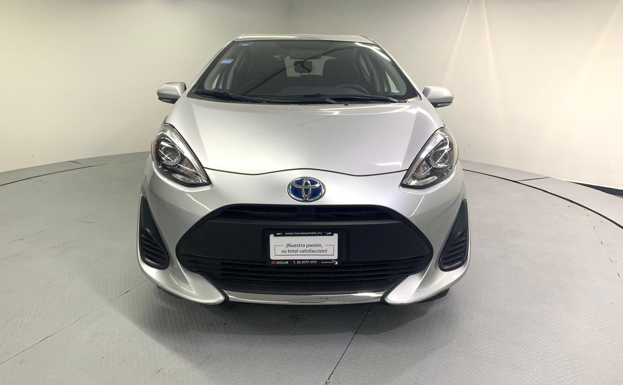 Toyota PRIUS C Frente 2