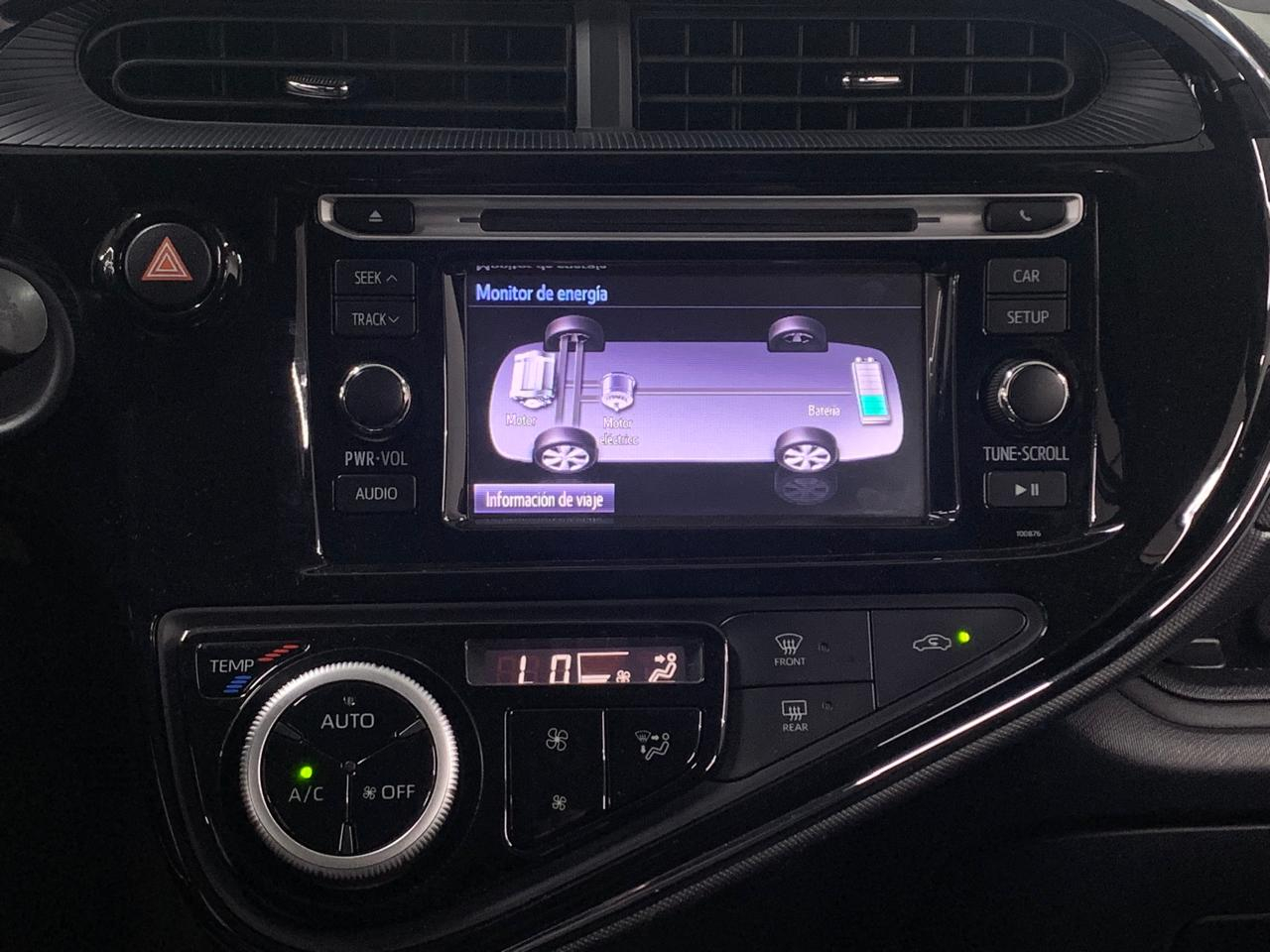 Toyota PRIUS C Arriba 17