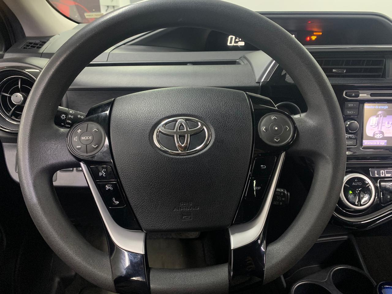 Toyota PRIUS C Tablero 14