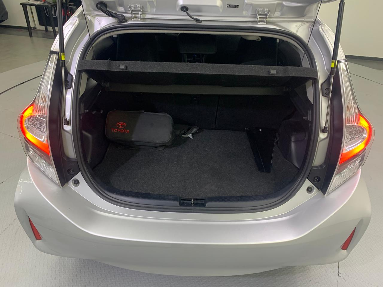 Toyota PRIUS C Tablero 25
