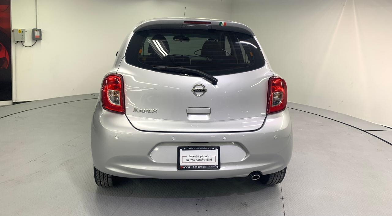 Nissan MARCH Lateral izquierdo 6