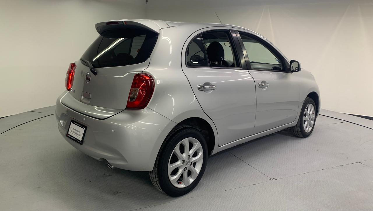 Nissan MARCH Asientos 5