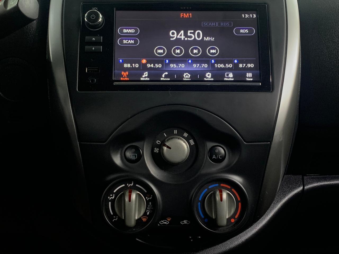 Nissan MARCH Frente 17