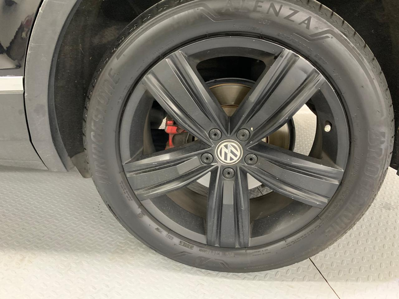 Volkswagen TIGUAN Lateral izquierdo 9