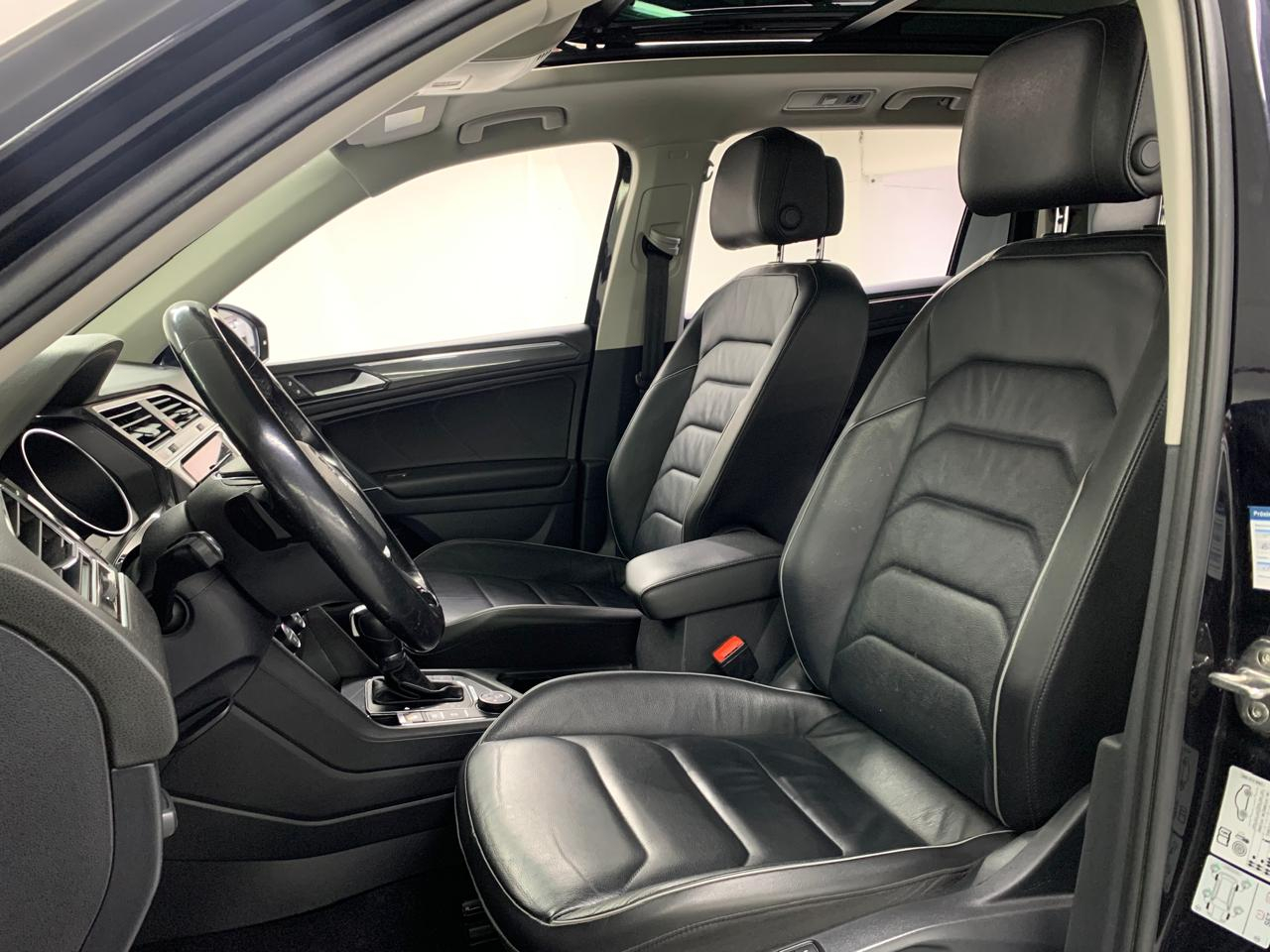 Volkswagen TIGUAN Lateral derecho 24
