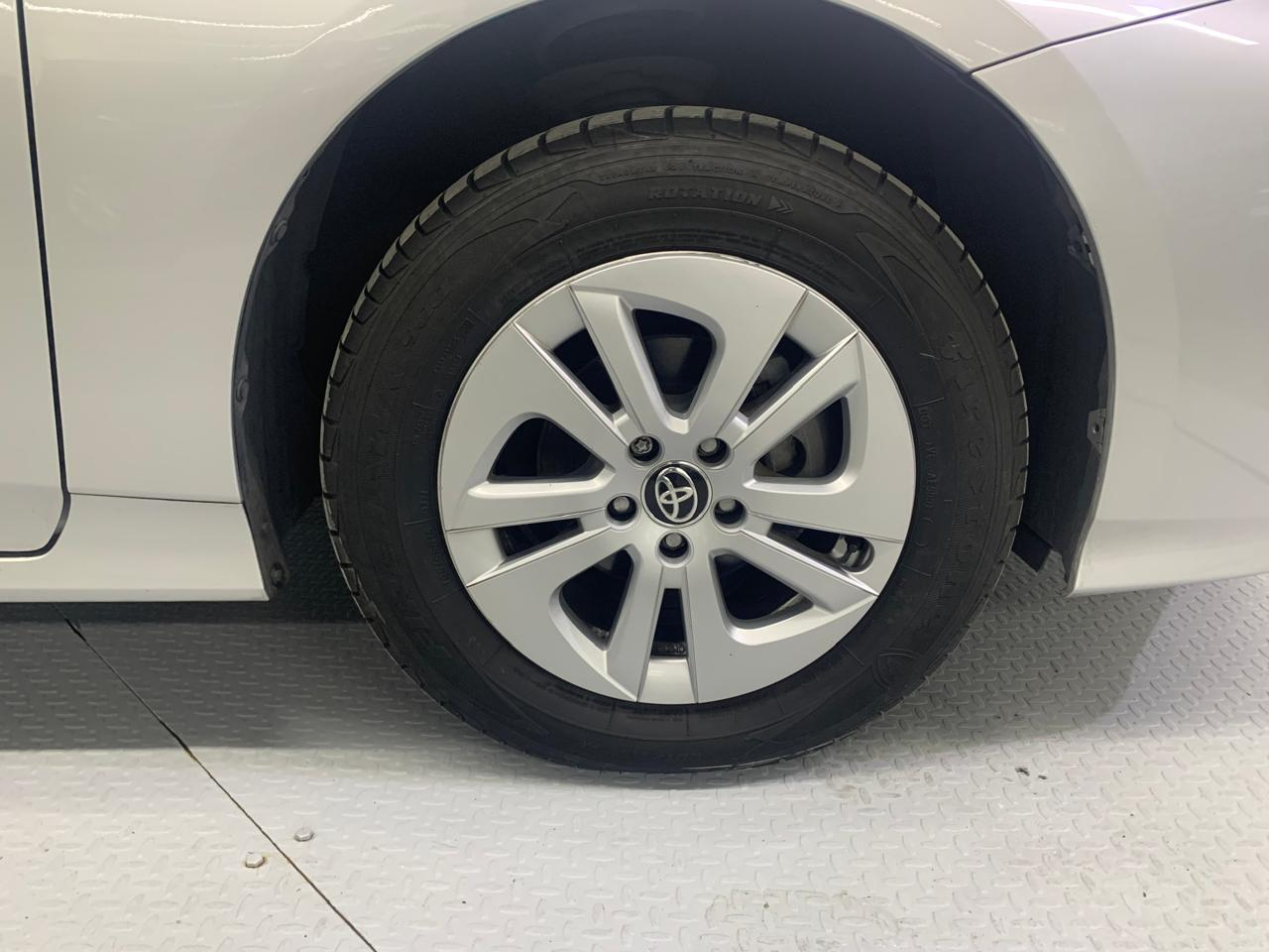 Toyota PRIUS Atrás 10