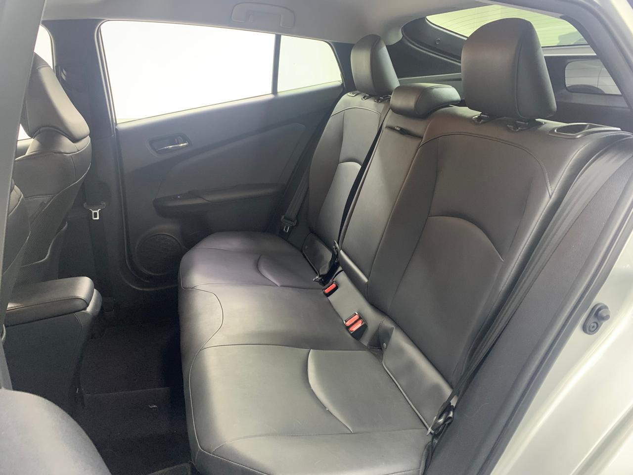 Toyota PRIUS Interior 26