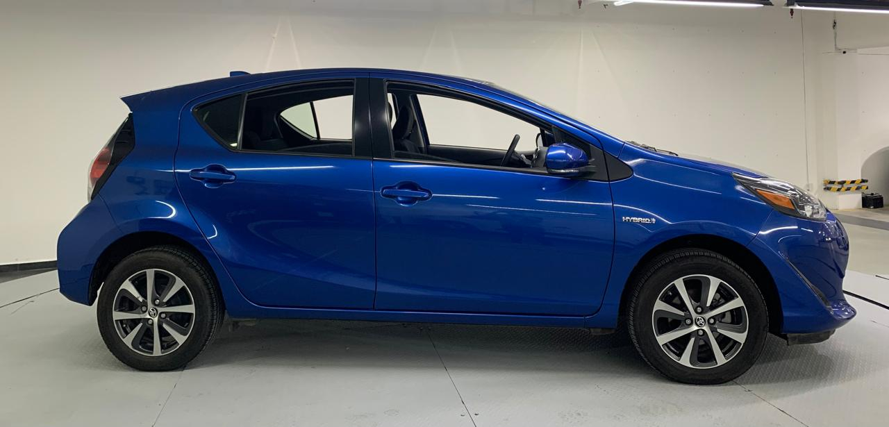 Toyota PRIUS Interior 4