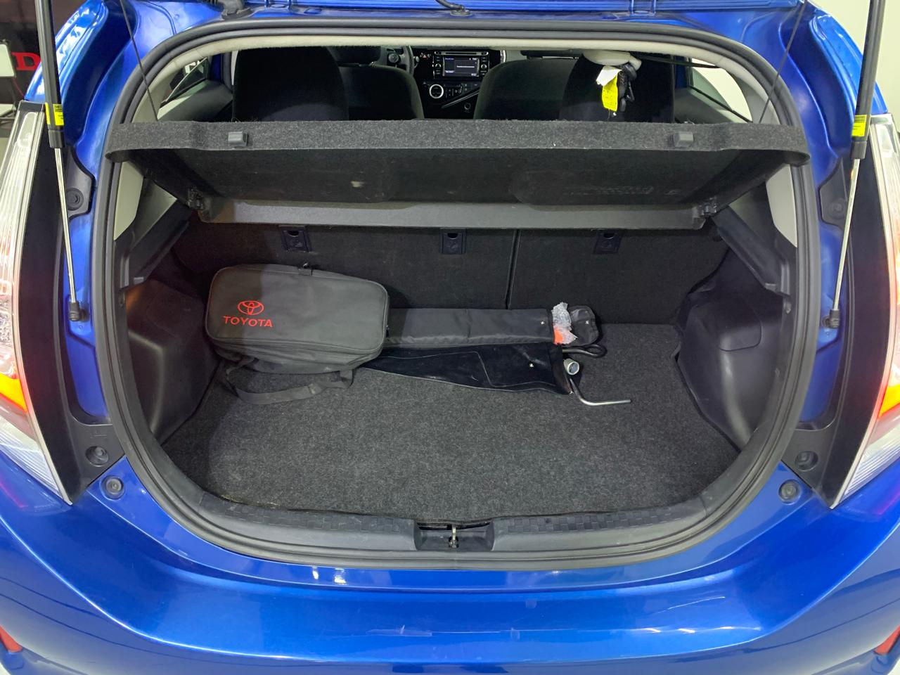 Toyota PRIUS Frente 25