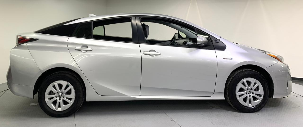 Toyota PRIUS Atrás 4