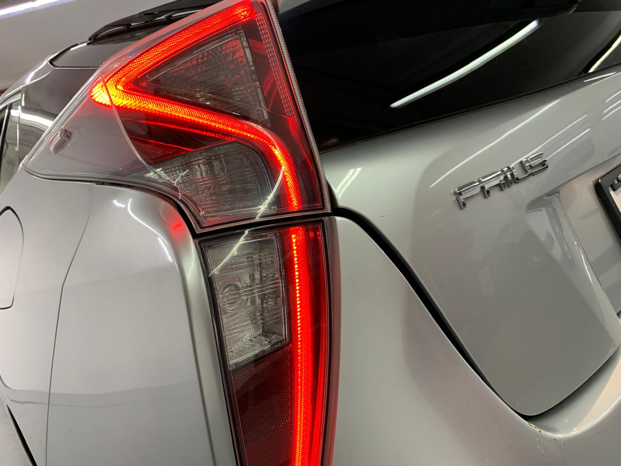 Toyota PRIUS Lateral derecho 10