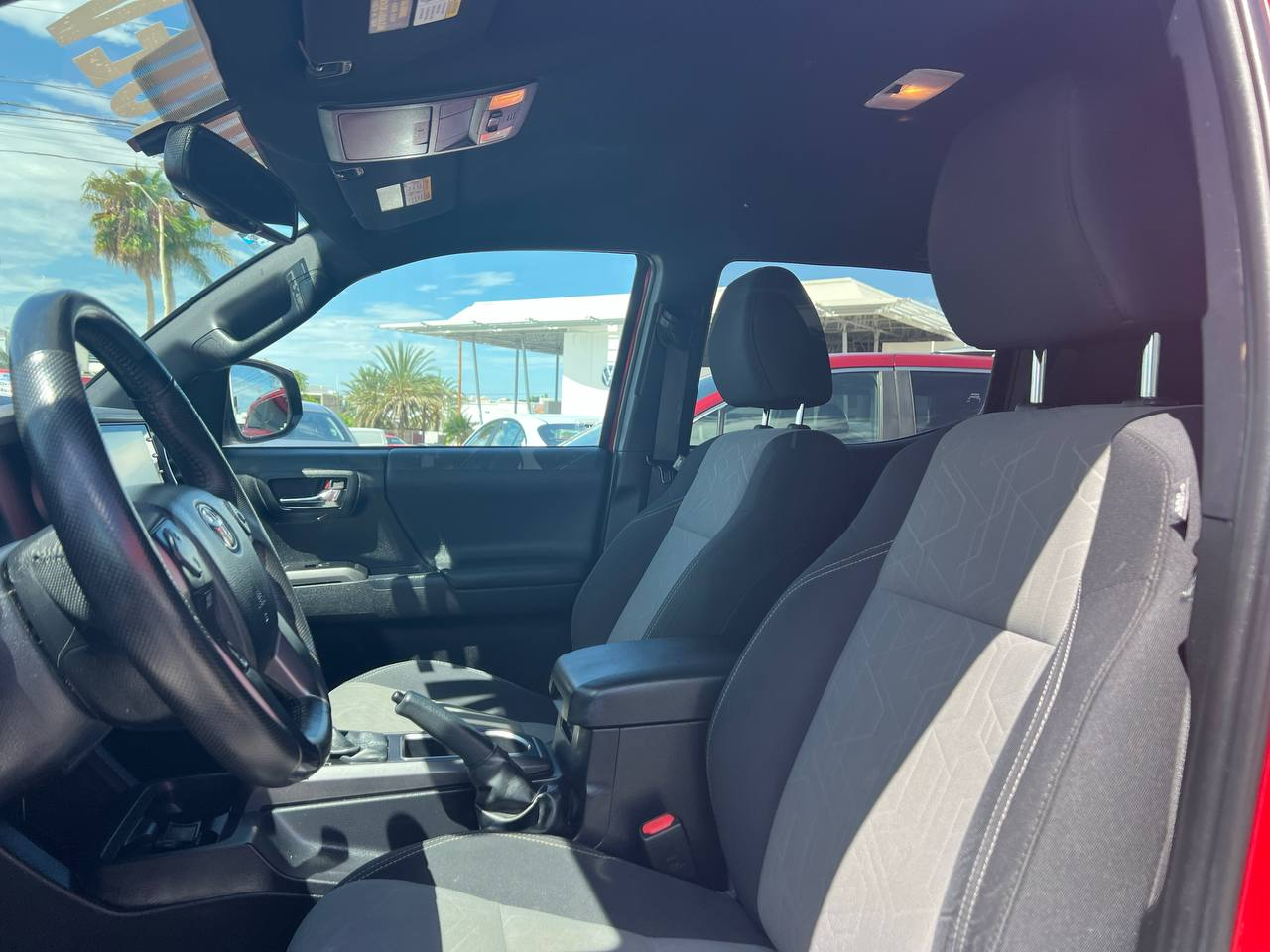 Toyota TACOMA Lateral derecho 9