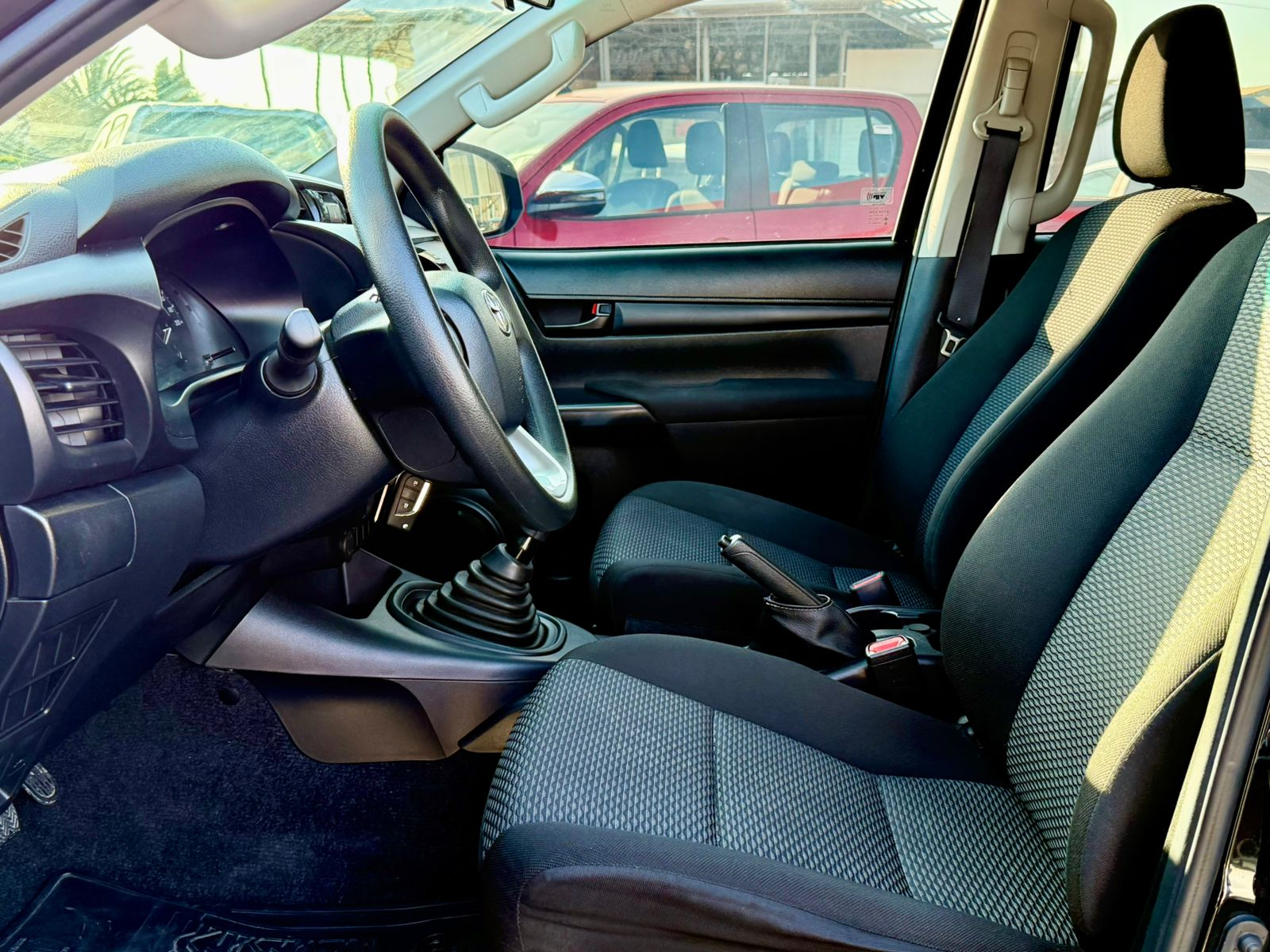 Toyota HILUX Asientos 11