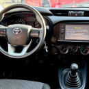 Toyota HILUX Interior 9