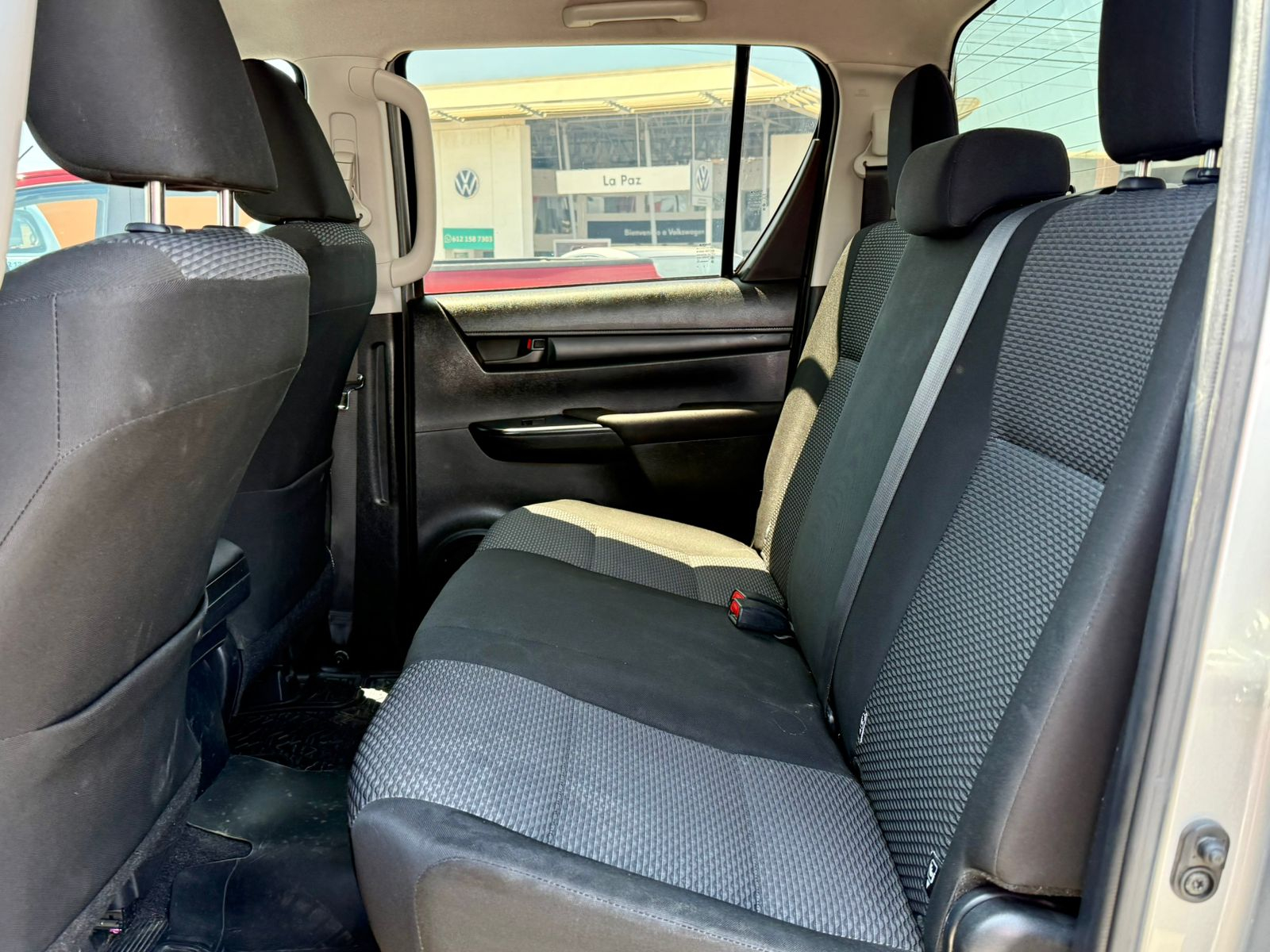 Toyota HILUX Lateral derecho 12