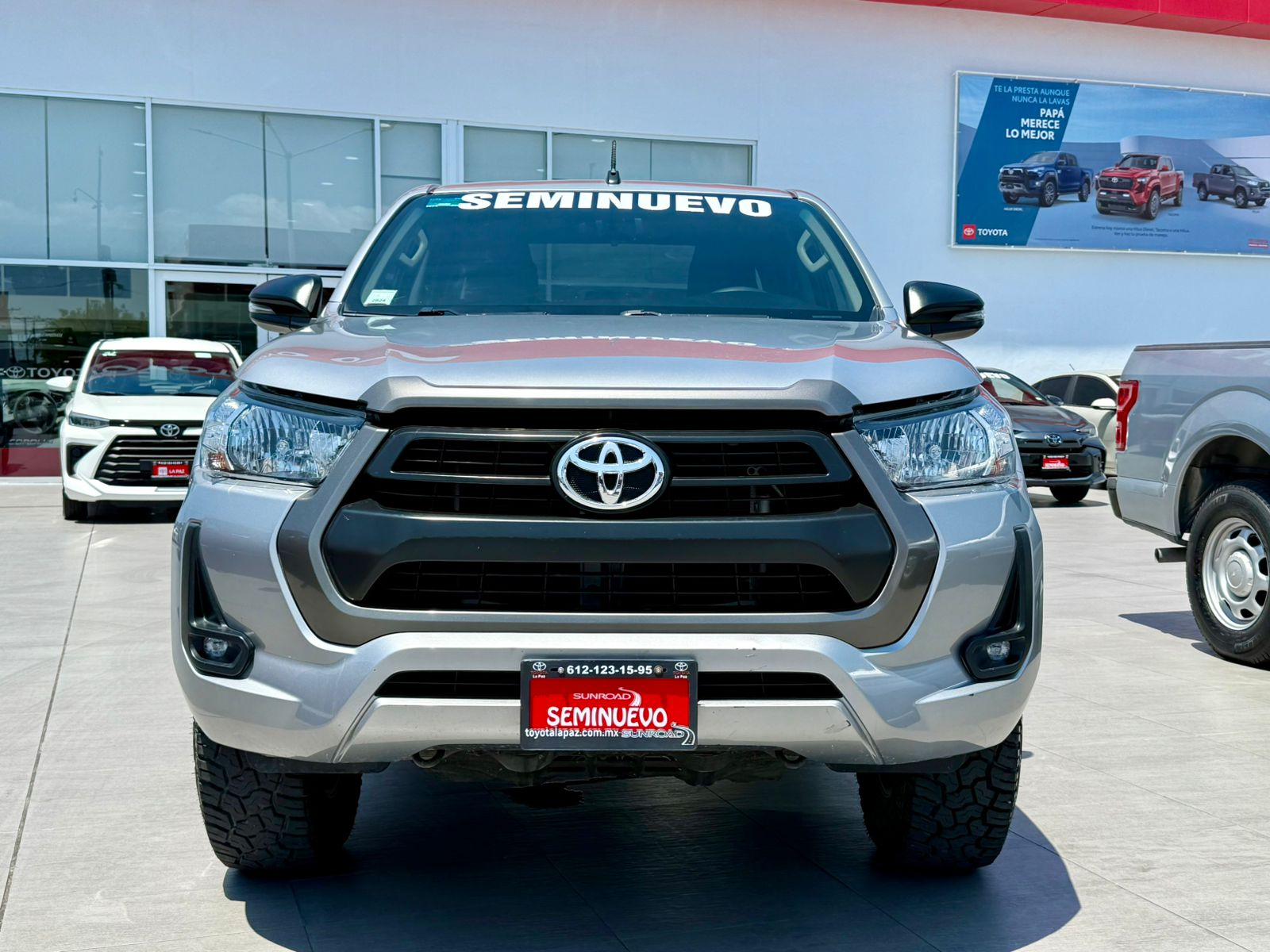 Toyota HILUX Frente 3